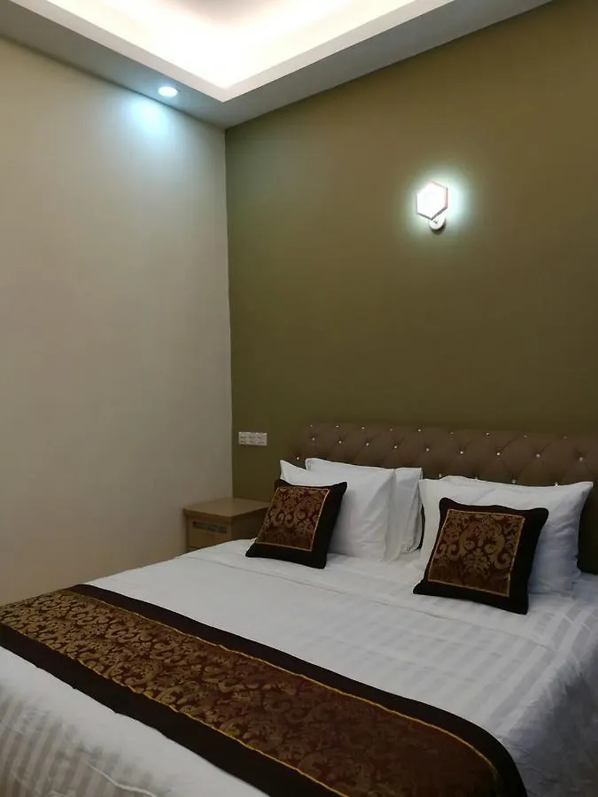 Hotel Shwe Ni Янгон