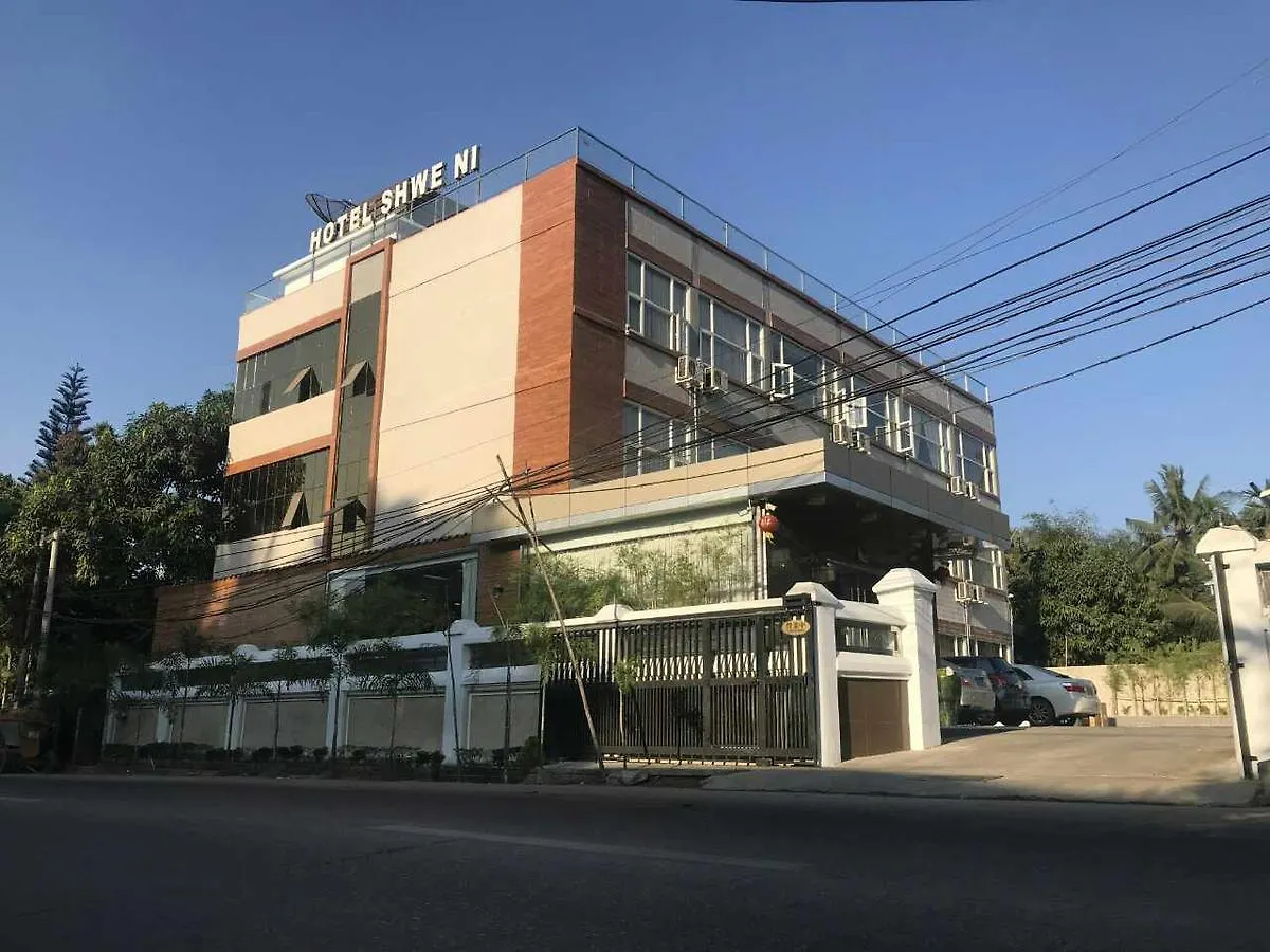 Hotel Shwe Ni Янгон