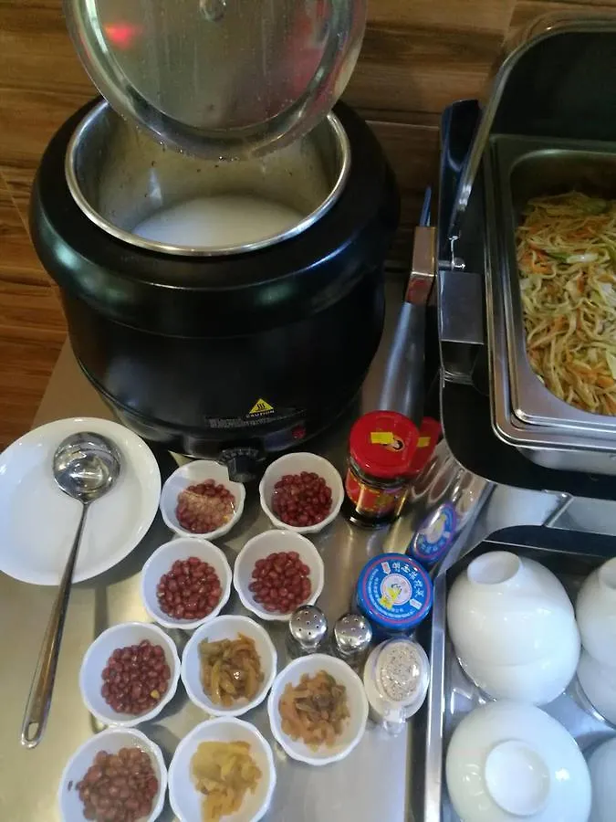Hotel Shwe Ni Янгон