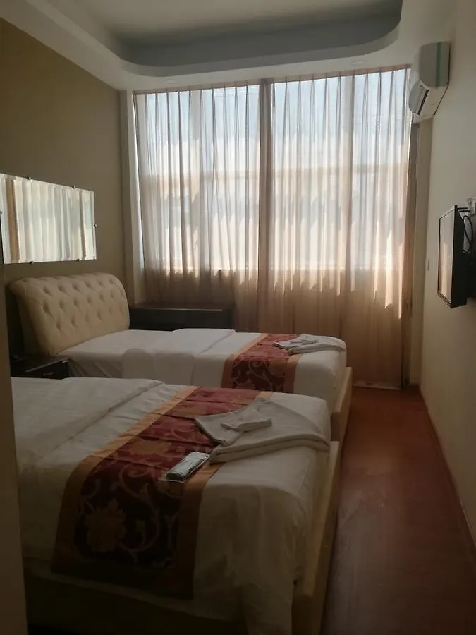Hotel Shwe Ni Янгон