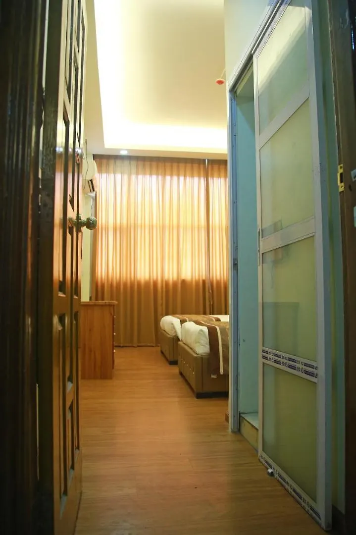 Hotel Shwe Ni Янгон