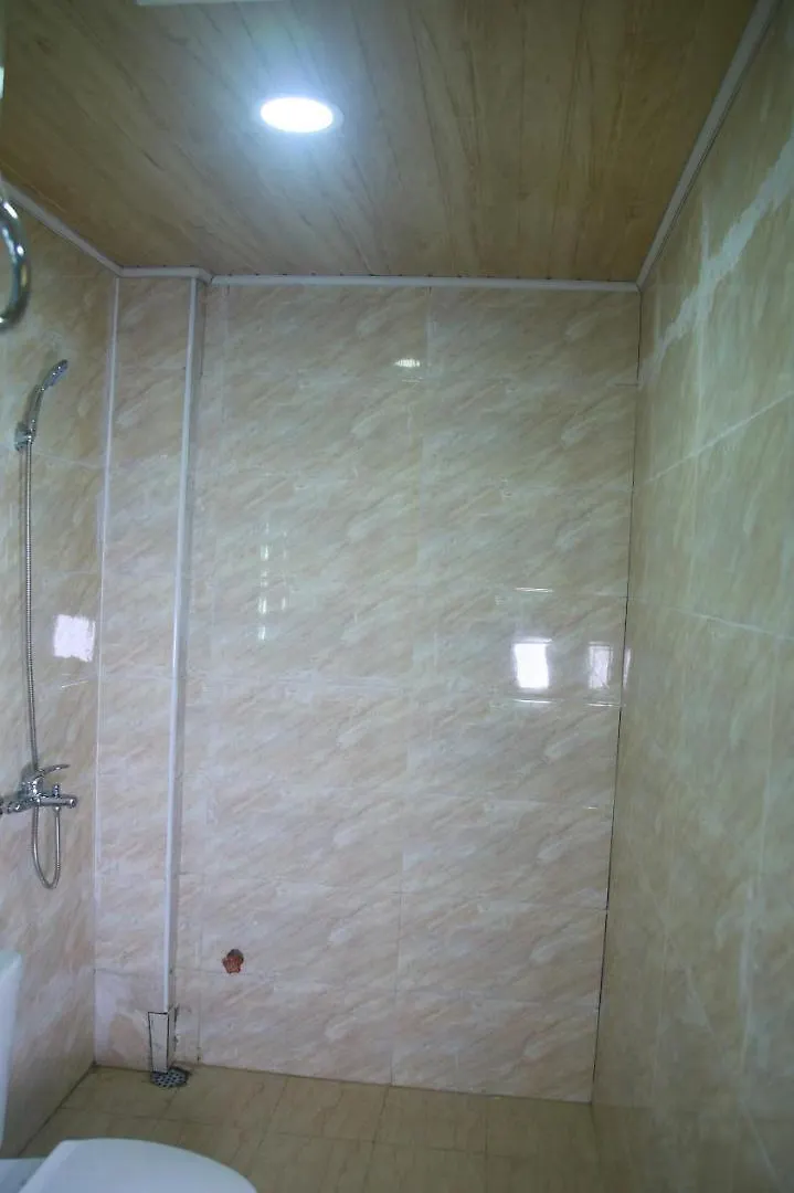 Hotel Shwe Ni Янгон