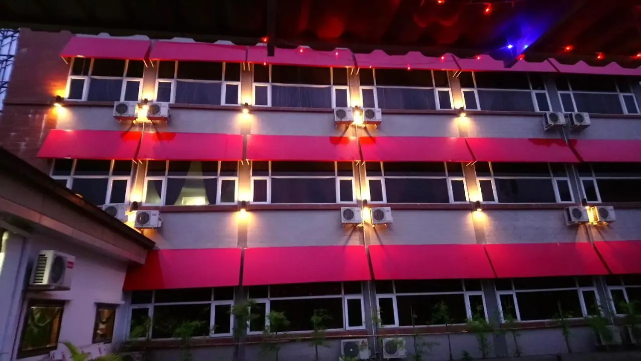 Hotel Shwe Ni Янгон 3*,  Мьянма